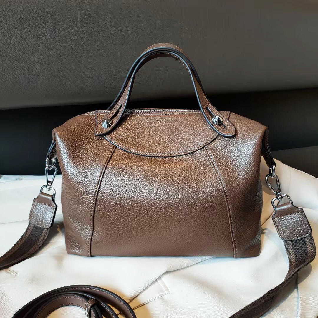 สีน้ำตาล