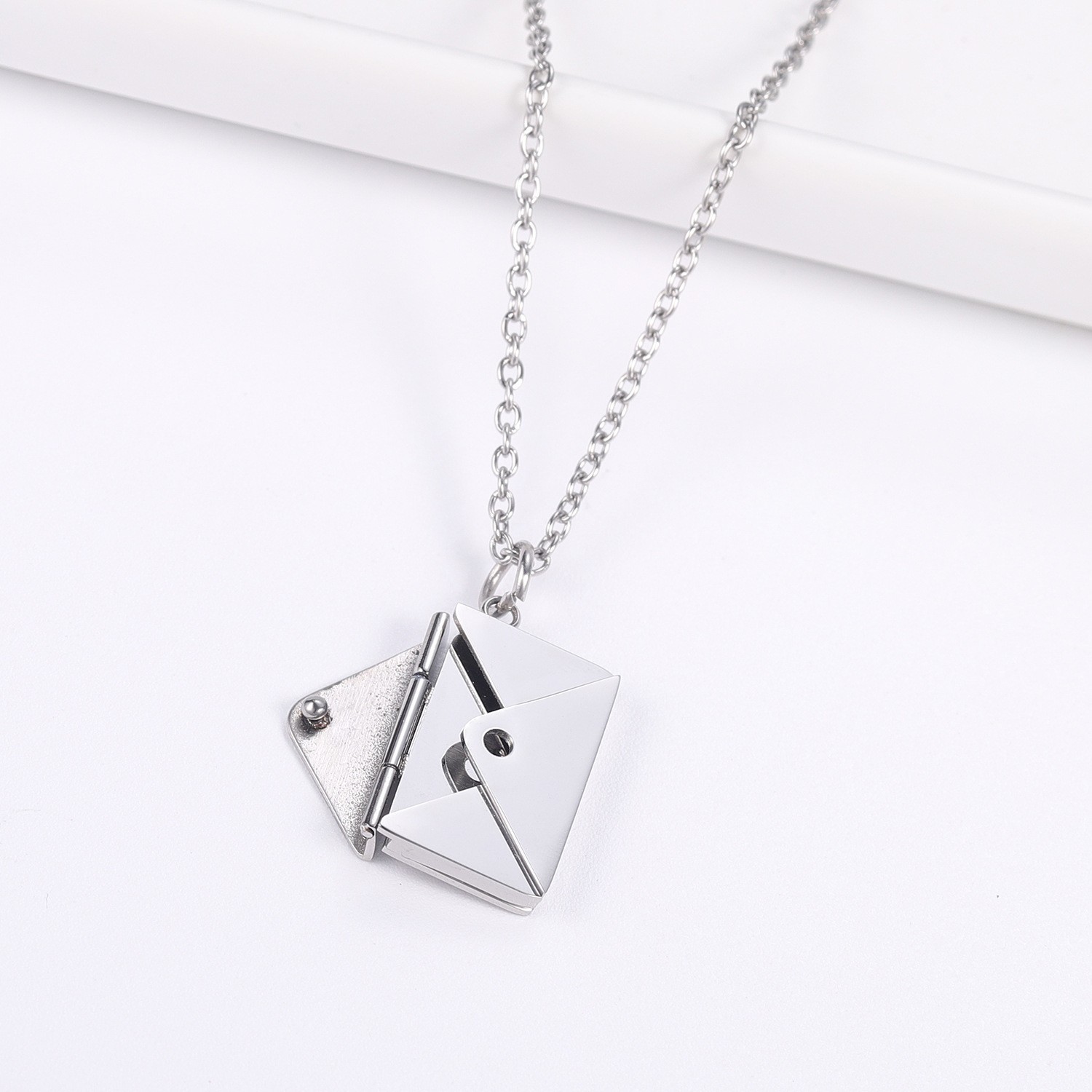 Argent-01