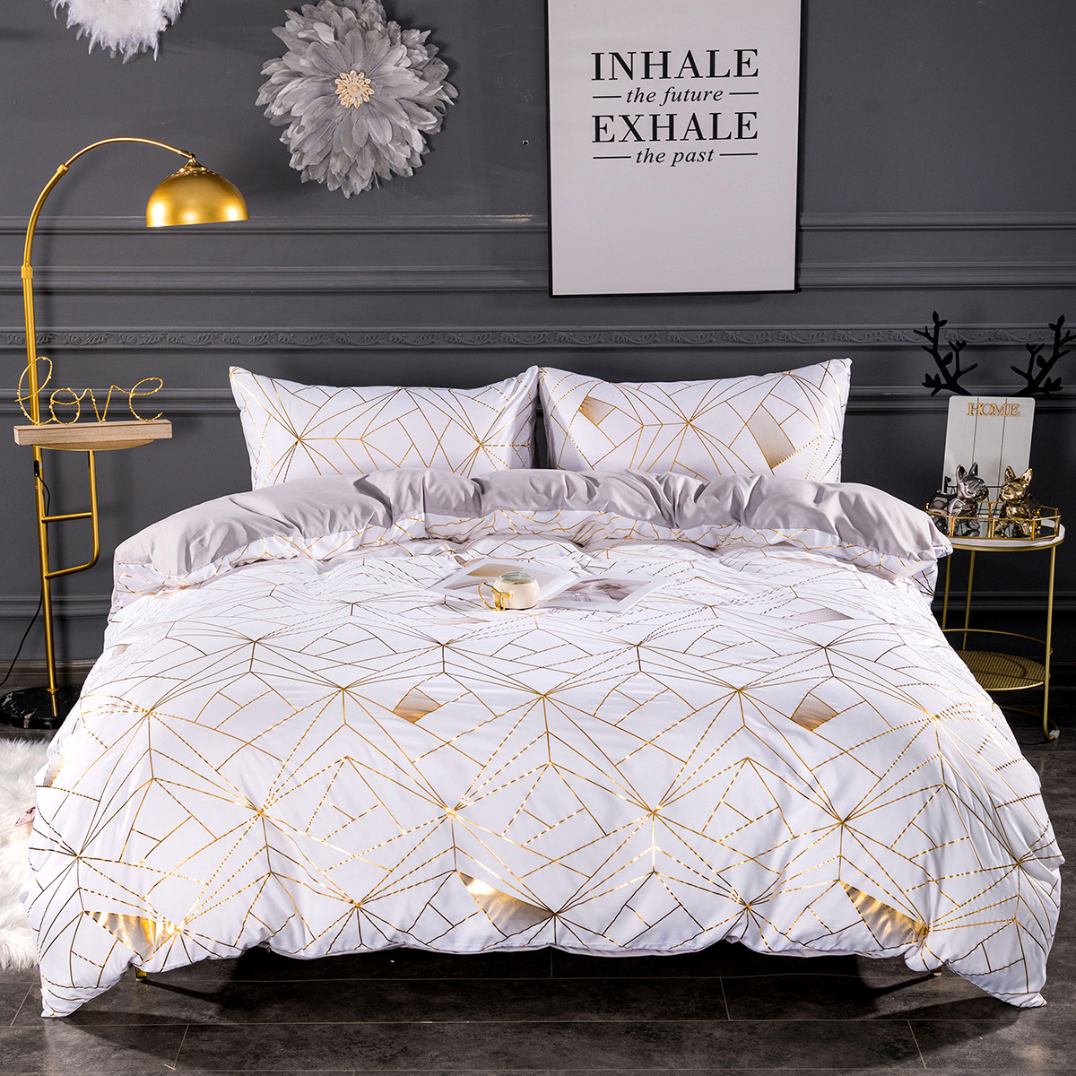 White cracks with gilding