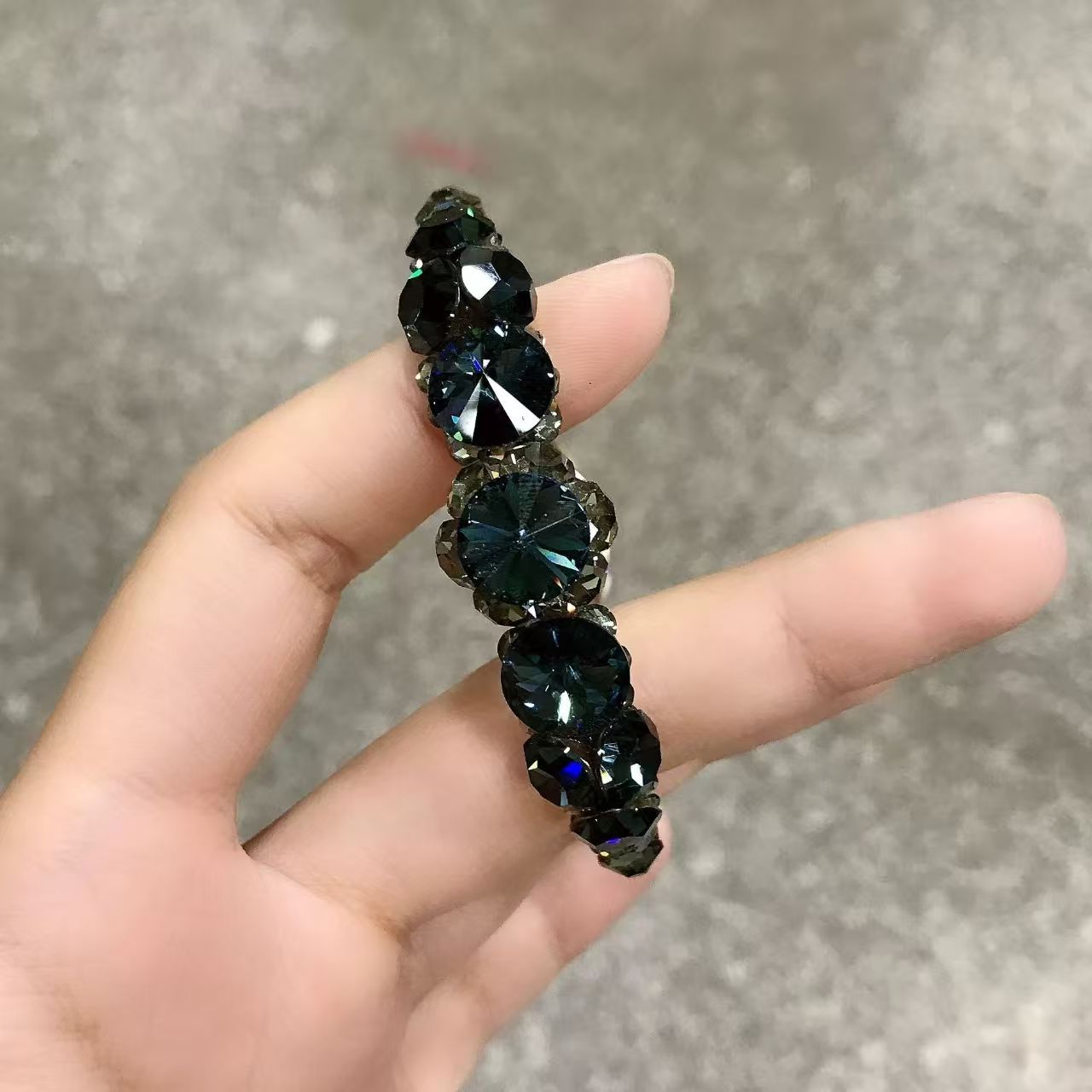 Bracelet Please contact customer service