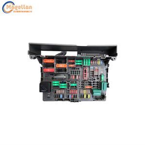 Suitable for BMW 1/3 Series X1 Front Power <strong>Distribution</strong> E81E82E90E92E84 <strong>Computer</strong> Fuse Box