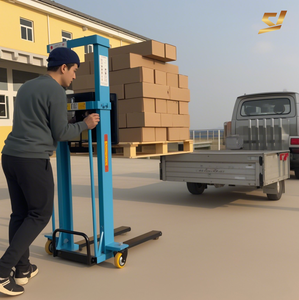 Camión apilador portátil con fuente de alimentación de motor de CA de elevación automática para cargar y descargar mercancías hacia arriba y hacia abajo - Product Image 1