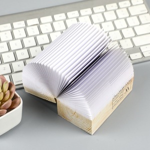 Bloc de notas adhesivas con logotipo personalizado, bloque de notas de papel de impresión completa con paleta de madera, cubo adhesivo de notas adhesivas impresas personalizadas