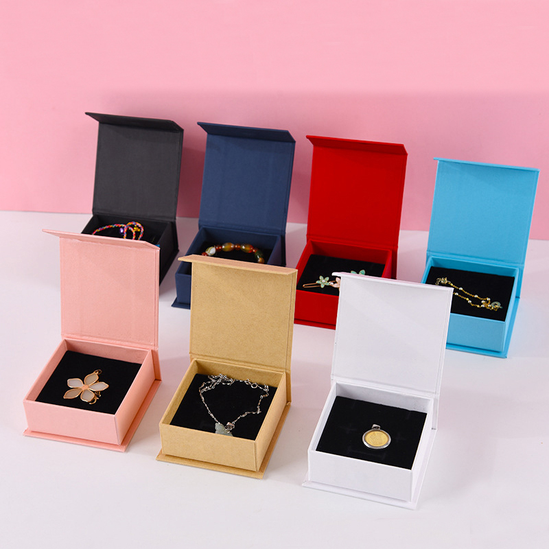 Boîte à bijoux magnétique