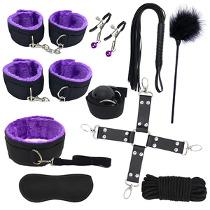 批发10件套BDSM套装成人男性束缚产品，包括皮革面具鞭领手铐性玩具