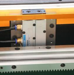 <span class=keywords><strong>Router</strong></span> industrial do <span class=keywords><strong>cnc</strong></span> e máquina de gravura 3d <span class=keywords><strong>cnc</strong></span> <span class=keywords><strong>router</strong></span> torno do woodworking máquina para fazer do armário