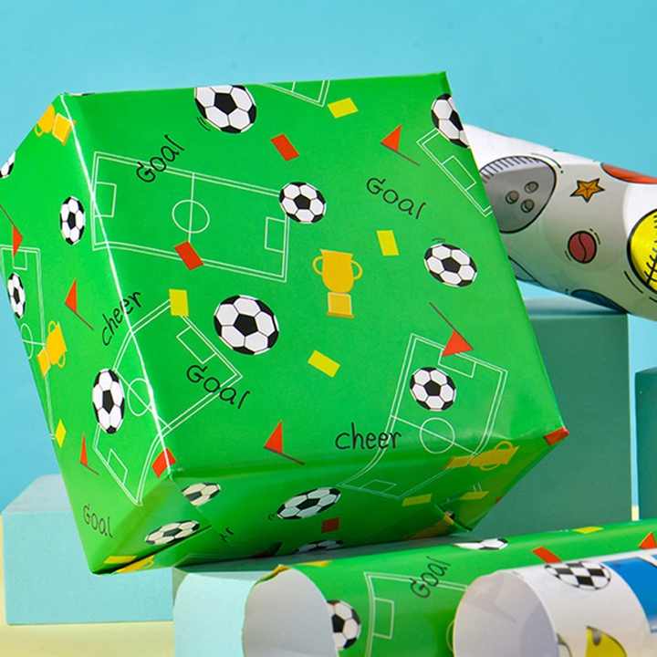 Papel de regalo de fútbol de diseño de alta calidad personalizado al por mayor para regalo o embalaje de flores papel de regalo de gran oferta