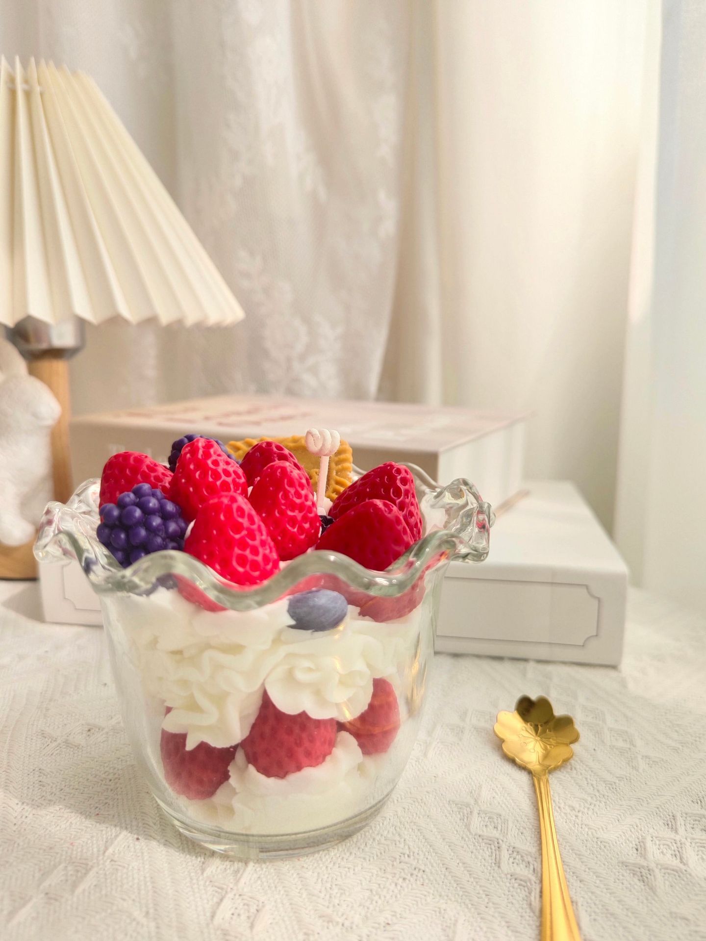 Coupe de yaourt aux fraises et aux baies 13*13cm (750g)
