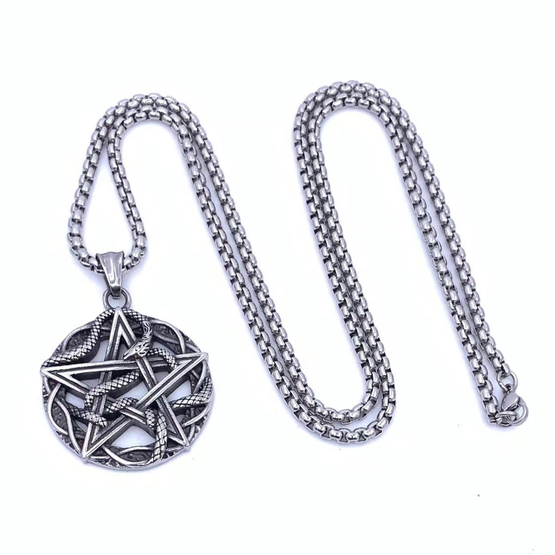Pendentif avec une chaîne de 70 cm de long