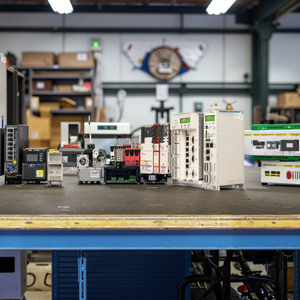 Brand New Original Inverter Drive Servo Motor 140CRA93200 <strong>PLC</strong> Module for Industrial Control <strong>Programming</strong> <strong>Direct</strong> Warehouse Stock - Product Image 3
