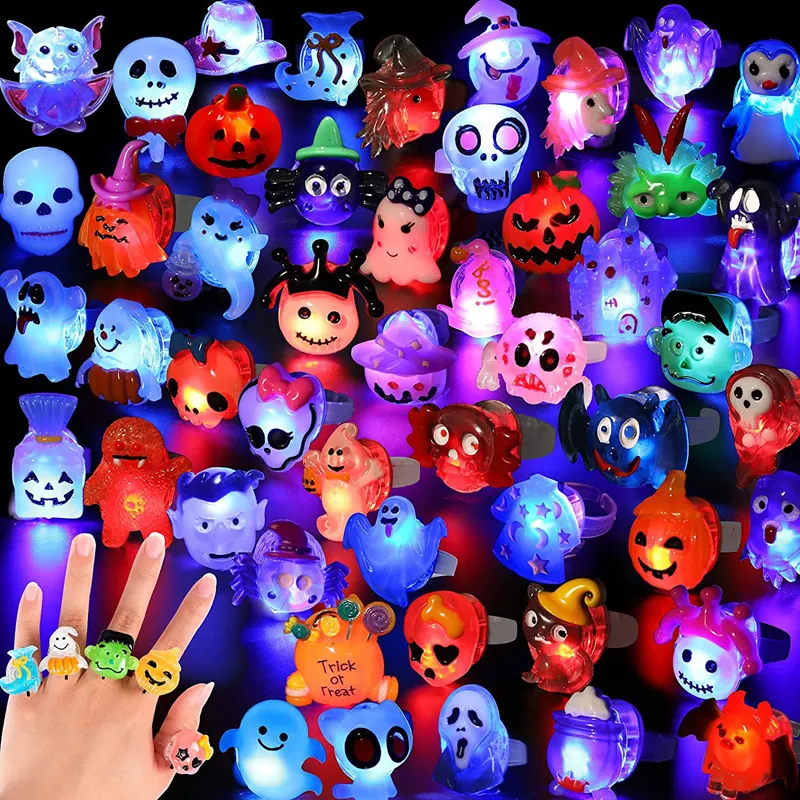 Nuovo Halloween natale flash finger ring bambini glow ring LED pumpkin ghost head finger Lights all'ingrosso