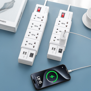 Regleta universal de 8 tomas de corriente con 2 puertos USB Control de interruptor individual Toma de extensión nominal 10A - Product Image 2