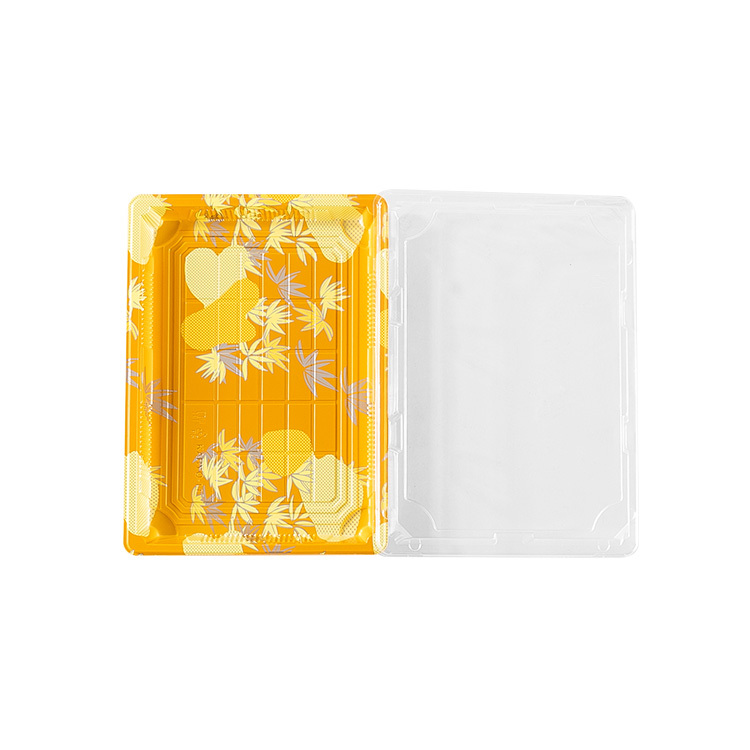 Feuilles de pin dorées