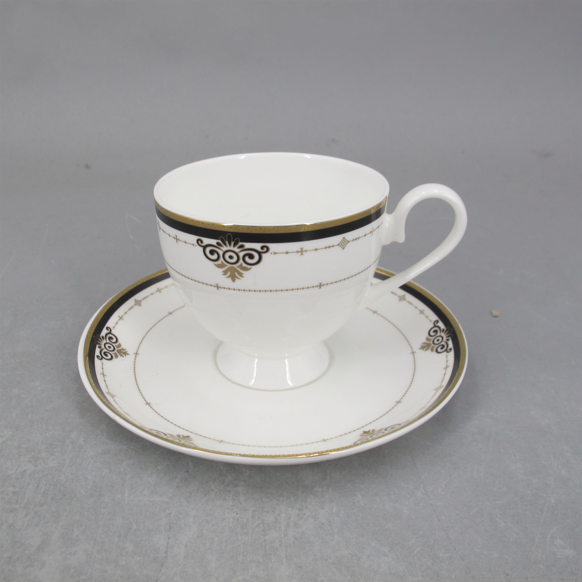 household 18pcs 20pcs elegant new bone china dinnerset with gold rim ceramic black gloden dinnerware