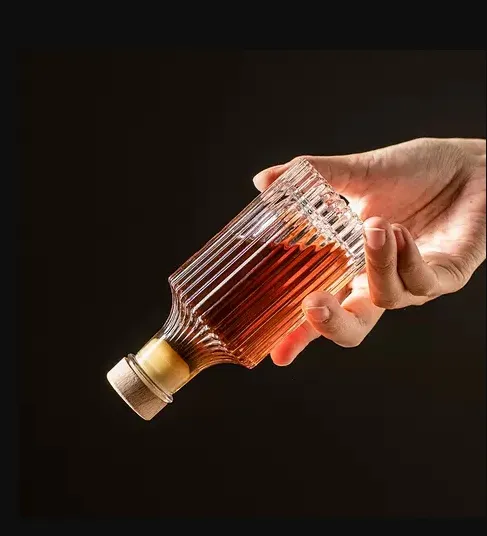 2024 nóng bán 150m 250mlltransparent cốc thủy tinh thiết kế độc đáo chai hình dạng tùy chỉnh sậy khuếch tán chai thủy tinh