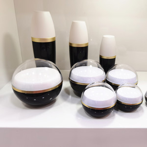 高級クリスタル化粧品ボトルプラスチックローションボトル、ポンプ付きアクリル化粧品ボトルとジャー