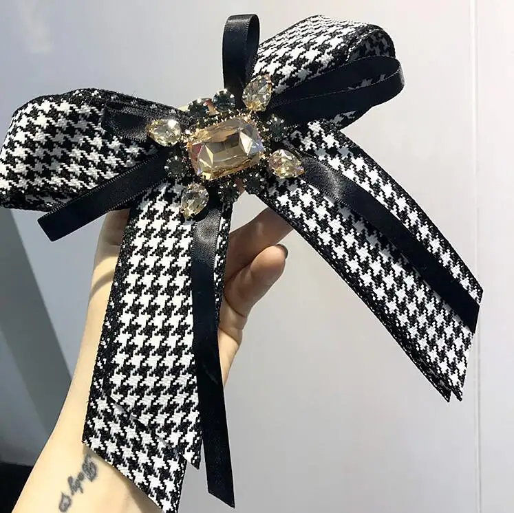 Commercio all'ingrosso plaid bow spille arco del nastro di modo spilla cravatta all'ingrosso del fiore del rhinestone spilla pin per le donne accessori