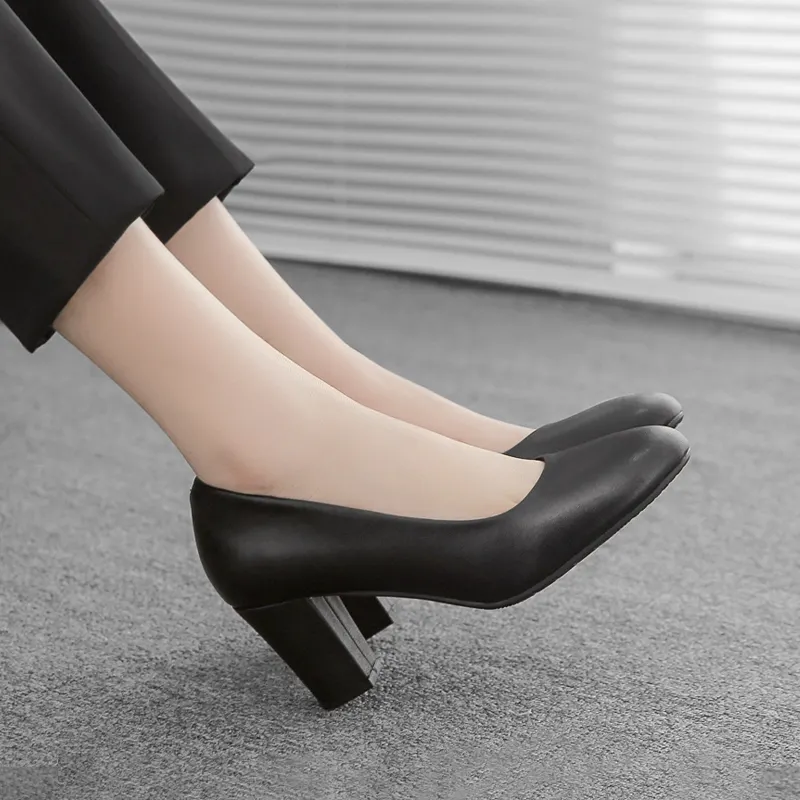 맞춤형 모든 종류의 여성 신발 미끄럼 방지 고무 밑창 둥근 머리 두꺼운 발 뒤꿈치 패션 기질 작업 신발