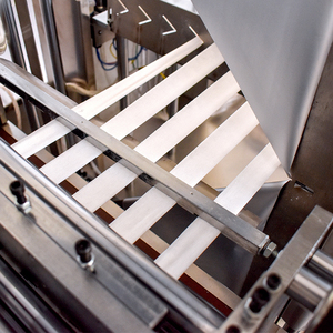 Fabbrica vendita diretta ad alta velocità tampone imbevuto di alcol pastiglie macchina per confezionare - Product Image 5