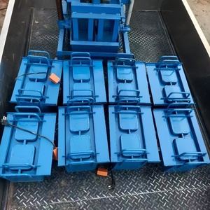 آلة صنع الطوب المجوف اليدوية المحمولة الصغيرة المتنقلة دون حرق مربع العفن المدرجة - Product Image 3