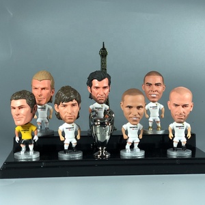 6.5cmフットボールPVC置物3DコレクタブルアートモデルZidane Figo Raul Carlos Ronaldoフィギュアミニビニールデザイナー - Product Image 1