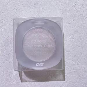 马铃薯泥质地4色钻石高光粉末矿物皮肤抛光荧光笔，用于美丽化妆