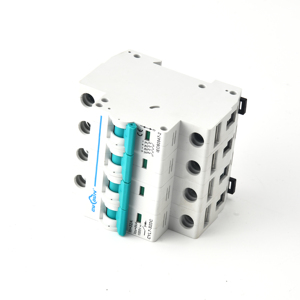 Disyuntores de alta calidad de 1000V 4P 32DC Disyuntor en miniatura de protección contra cortocircuito y sobrecarga