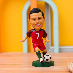 Promosyon hediye özel futbol oyuncu heykelcik reçine 3d futbolcu süper yıldız Bobble kafa bebek oyuncak figürler heykelleri