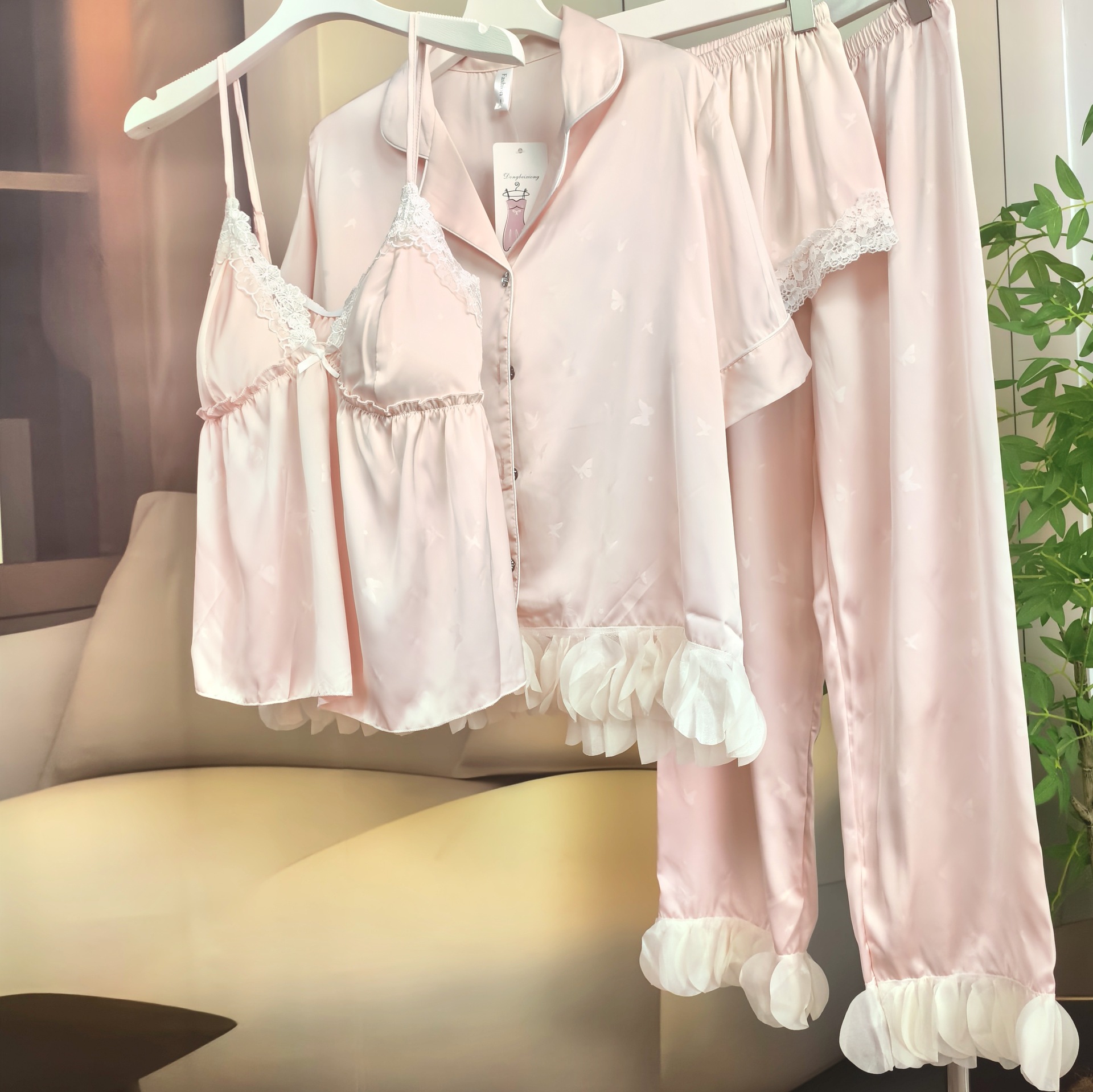Pink embossed short-sleeve 4-piece set