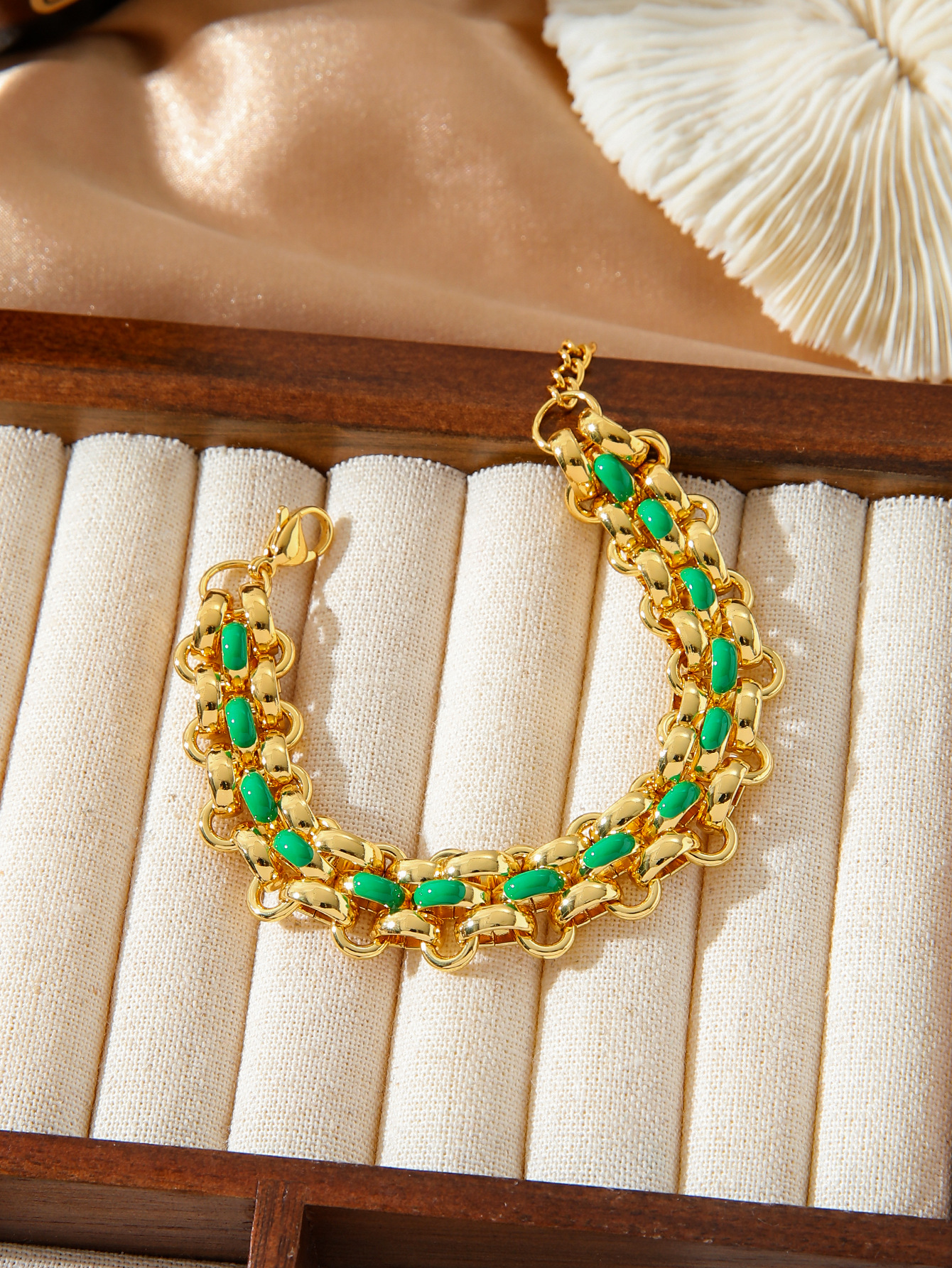 สีเขียว