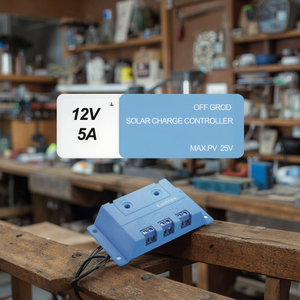 Lumiax 12V 5A USB PWMソーラー充電コントローラ様々な用途向け高効率ソーラー充電器 - Product Image 1