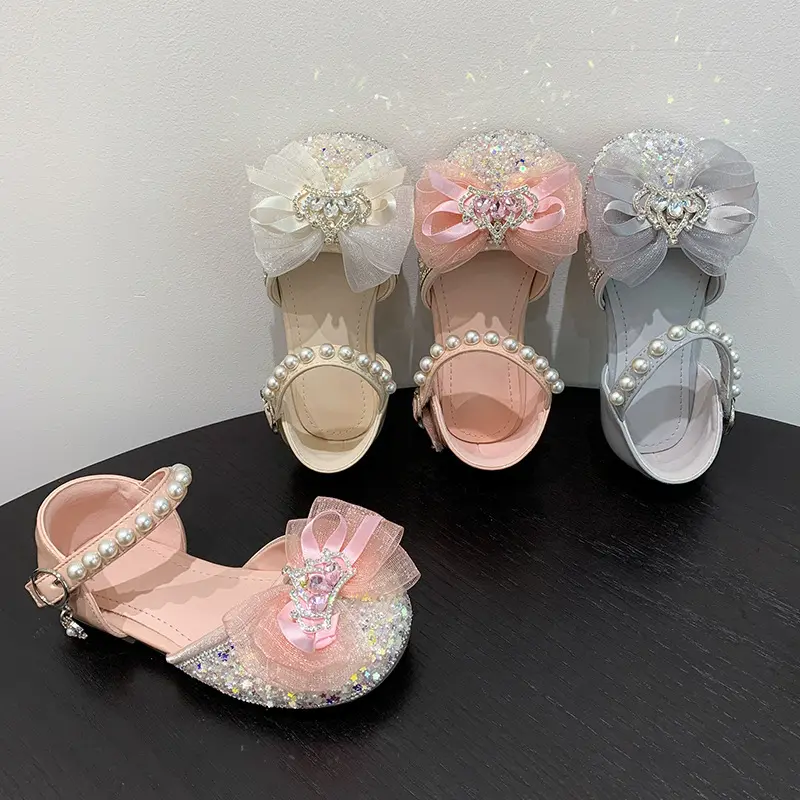 Moda bambini piccoli sandali con suola morbida nuove ragazze scarpe da principessa per ragazze scarpe traspiranti primaverili e autunnali