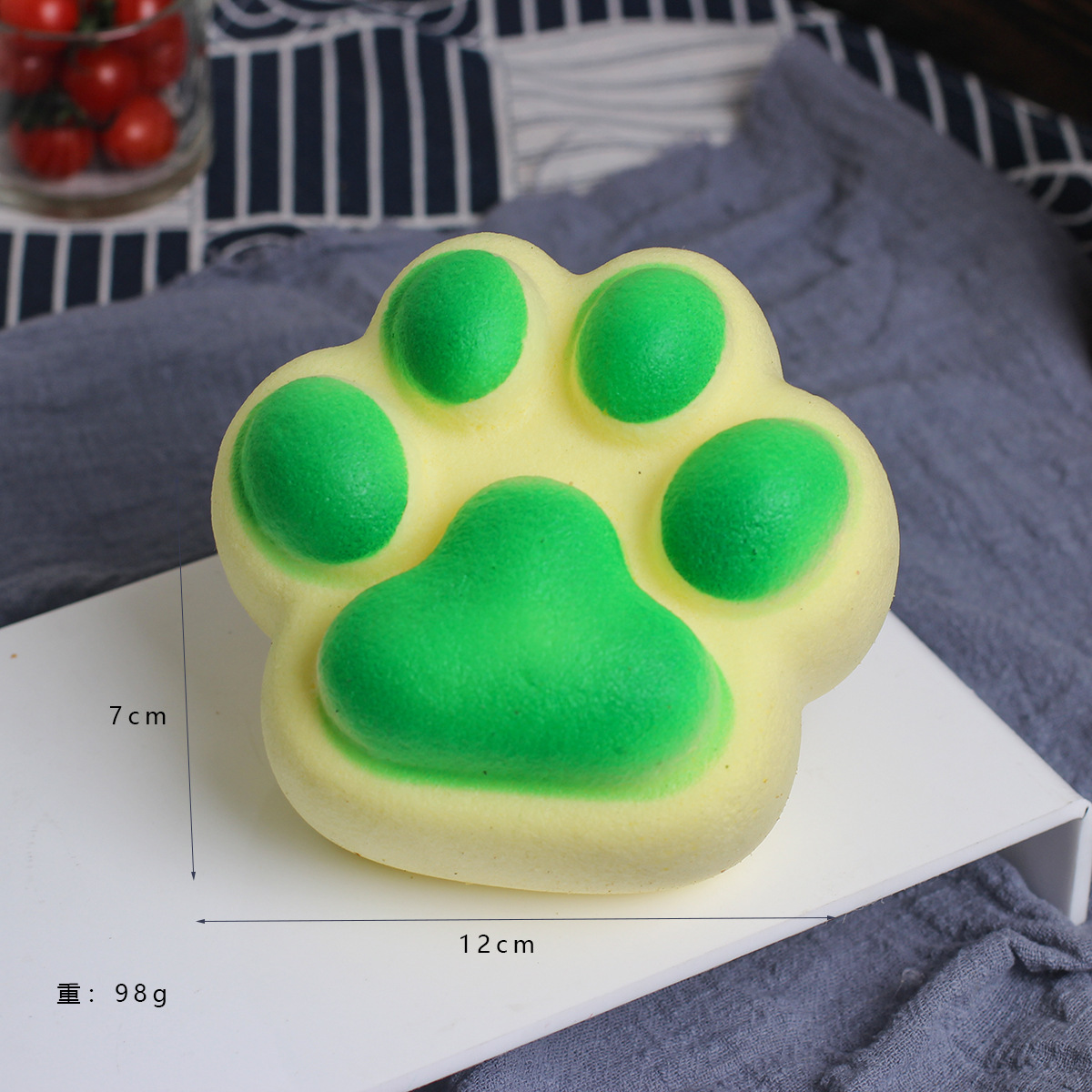 Patte de miaou à rebond lent-vert