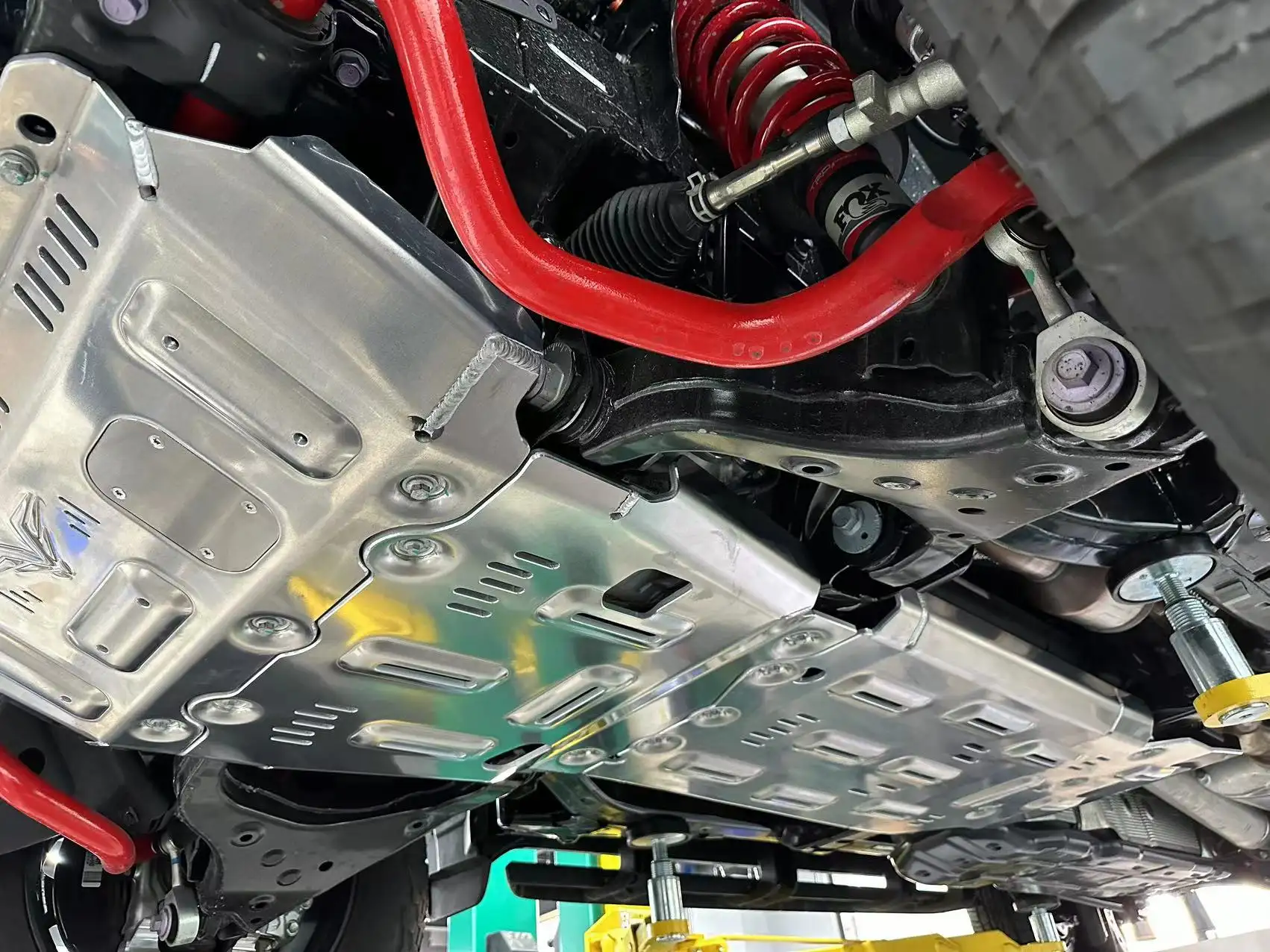 Bro Adventures Factory, el escudo de chasis modificado todoterreno de aleación de aluminio y magnesio del motor es adecuado para Toyota Sequoia
