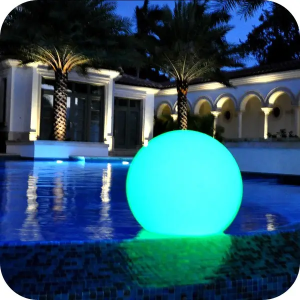 Gonfiabile di galleggiamento solare piscina stagno LED cambiamento di colore della lampada della luce della sfera con RGBW per garden beach party