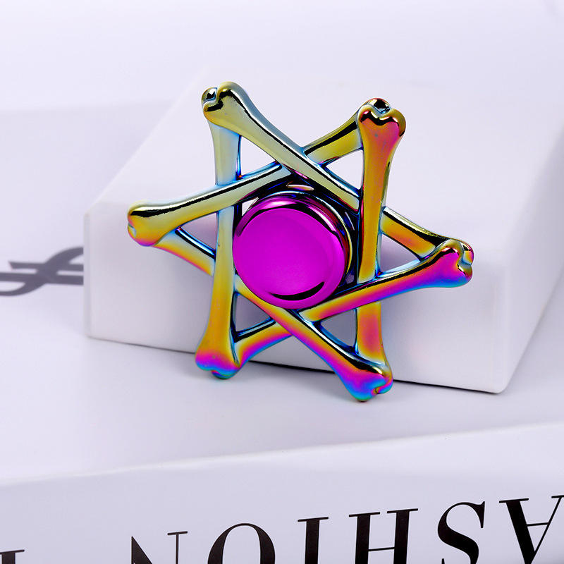 Boîte en fer squelette colorée