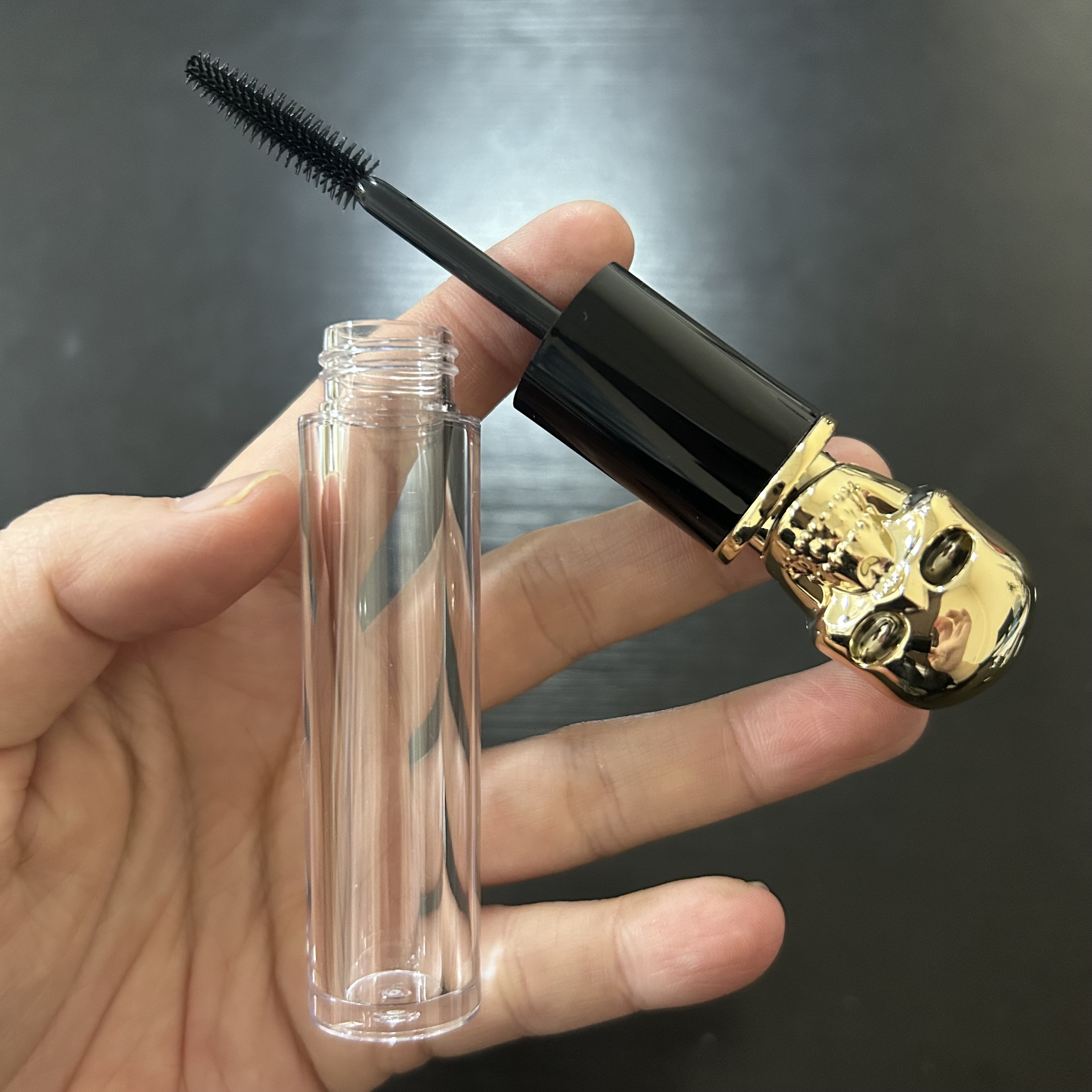 17 Long Gold Mascara Tube