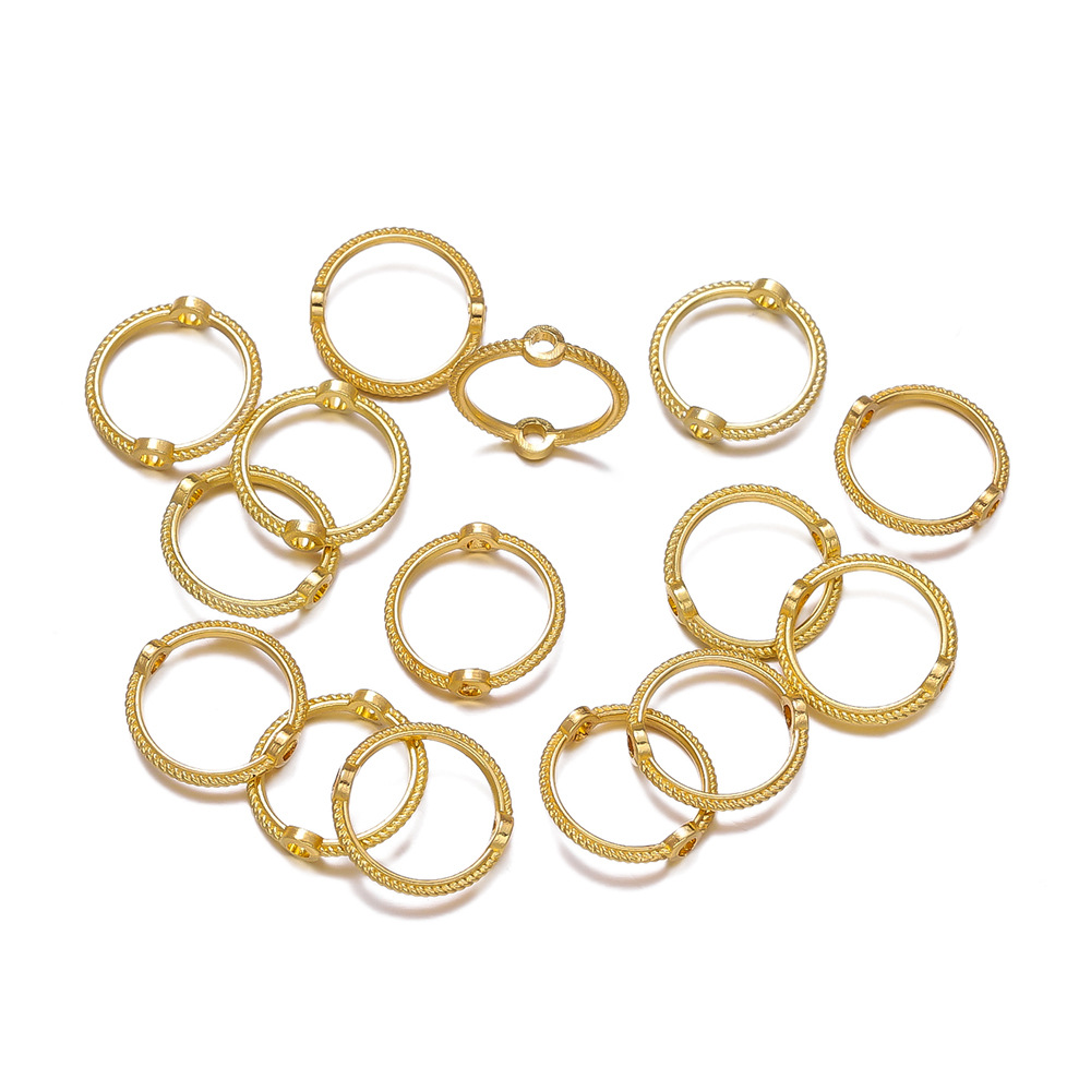 100 gold-colored pieces (approx. 7.5*7.5mm)