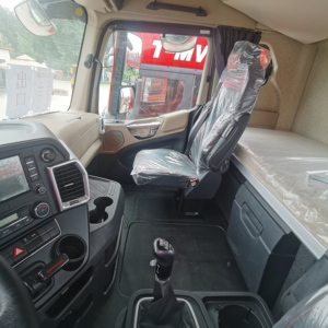 高性能JAC 6X4 <span class=keywords><strong>K7</strong></span>トラクタートラック商用けん引用中国工場価格ユーロ5排出基準リアカメラ付き