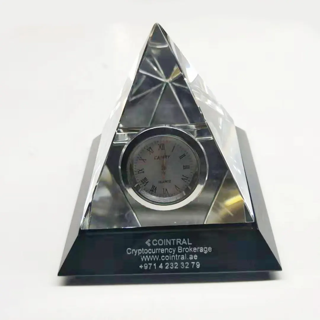 Pyramide en verre de cristal de haute qualité avec horloge, bureau, cadeau de bureau, pyramide égyptienne en verre cristal clair, presse-papier
