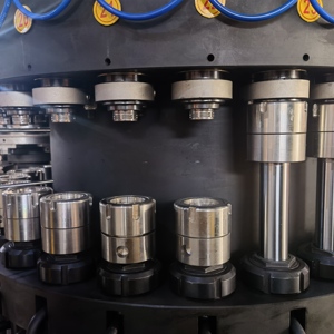 Customized <strong>Caps</strong> <strong>Automatic</strong> <strong>Rotary</strong> Plastic <strong>Cap</strong> Making <strong>Machine</strong>