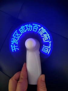 Creativo DIY Mini Flash LED ventilador 3 aspas mensaje programable velocidad del viento Verano de mano alimentado por batería para coche RV uso usable - Product Image 4