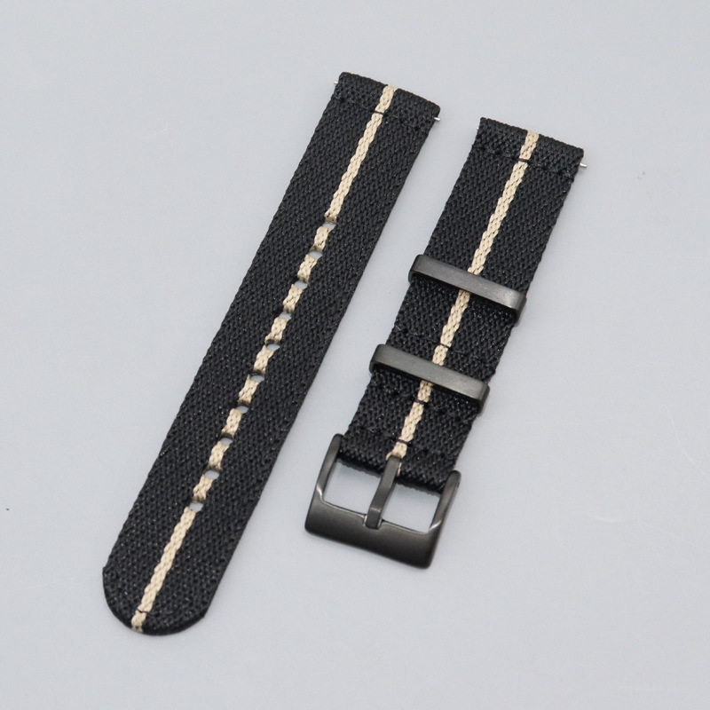 boucle noire et abricot-noir