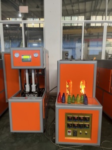 价格便宜易操作3 L PET塑料半自动水壶制造机小型塑料瓶制造机 - Product Image 4