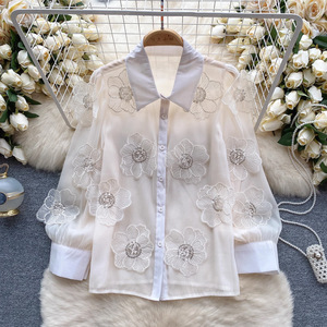 2025早春女式白衬衫，新设计镶嵌立体花朵衬衫上衣