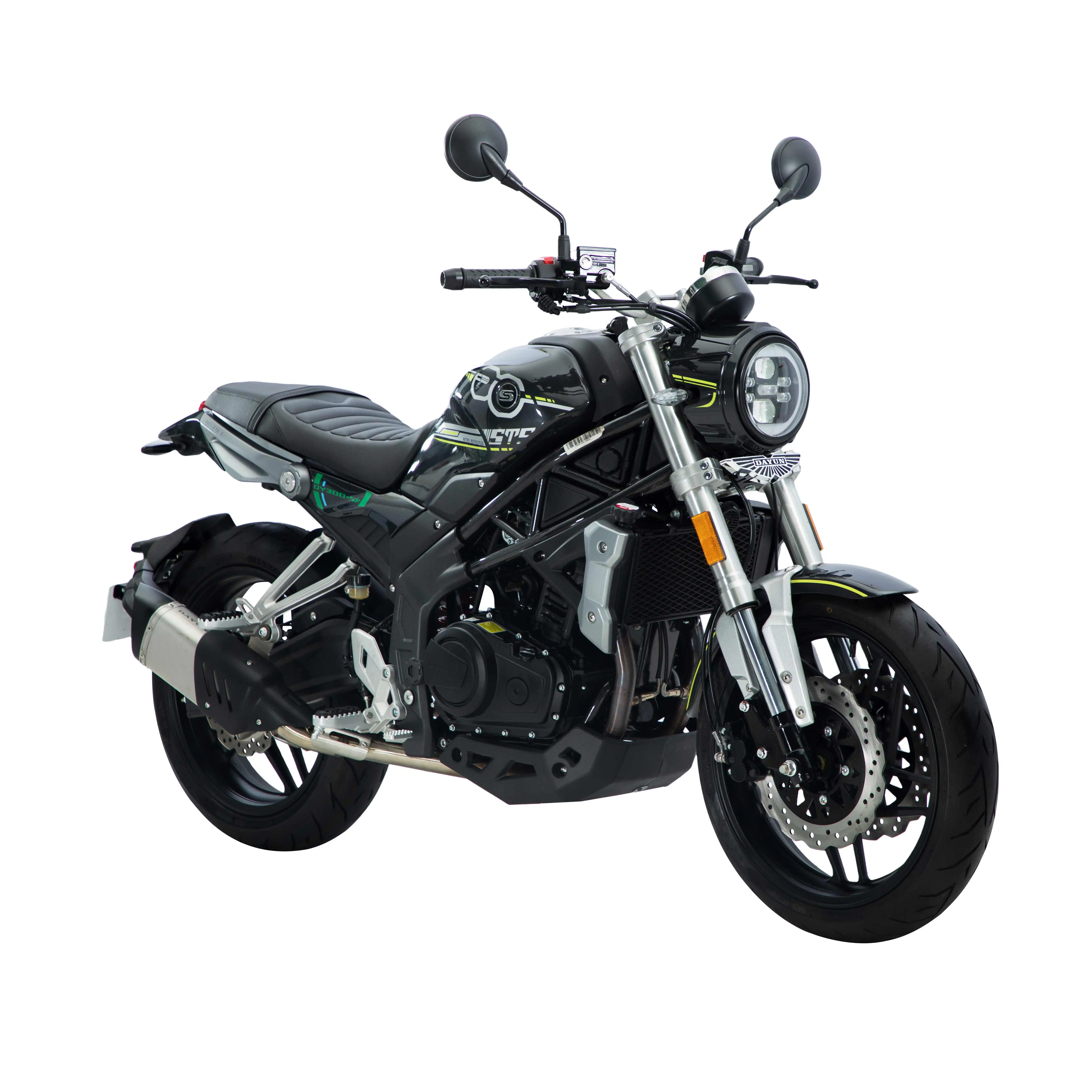 Motocicleta clásica 250cc con motor de refrigeración por agua de doble cilindro