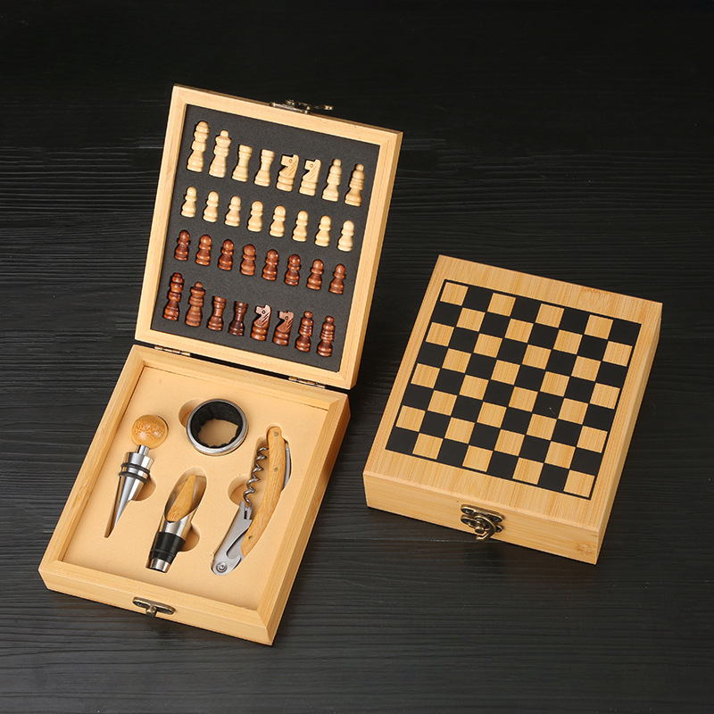 Ensemble de 4 pièces : bouchon à vin, boîte d'échecs en bambou et bois.