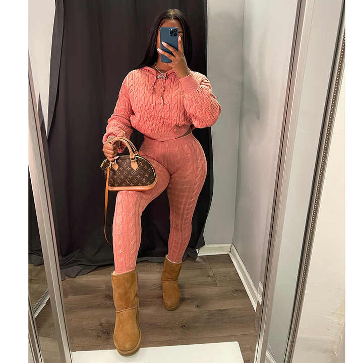 2023 Nieuwkomers Winter Herfst Vrouwen Outfits Effen Gebreide Trui Capuchon Crop Top Skinny Tweedelige Broek Sets Trui Outfits