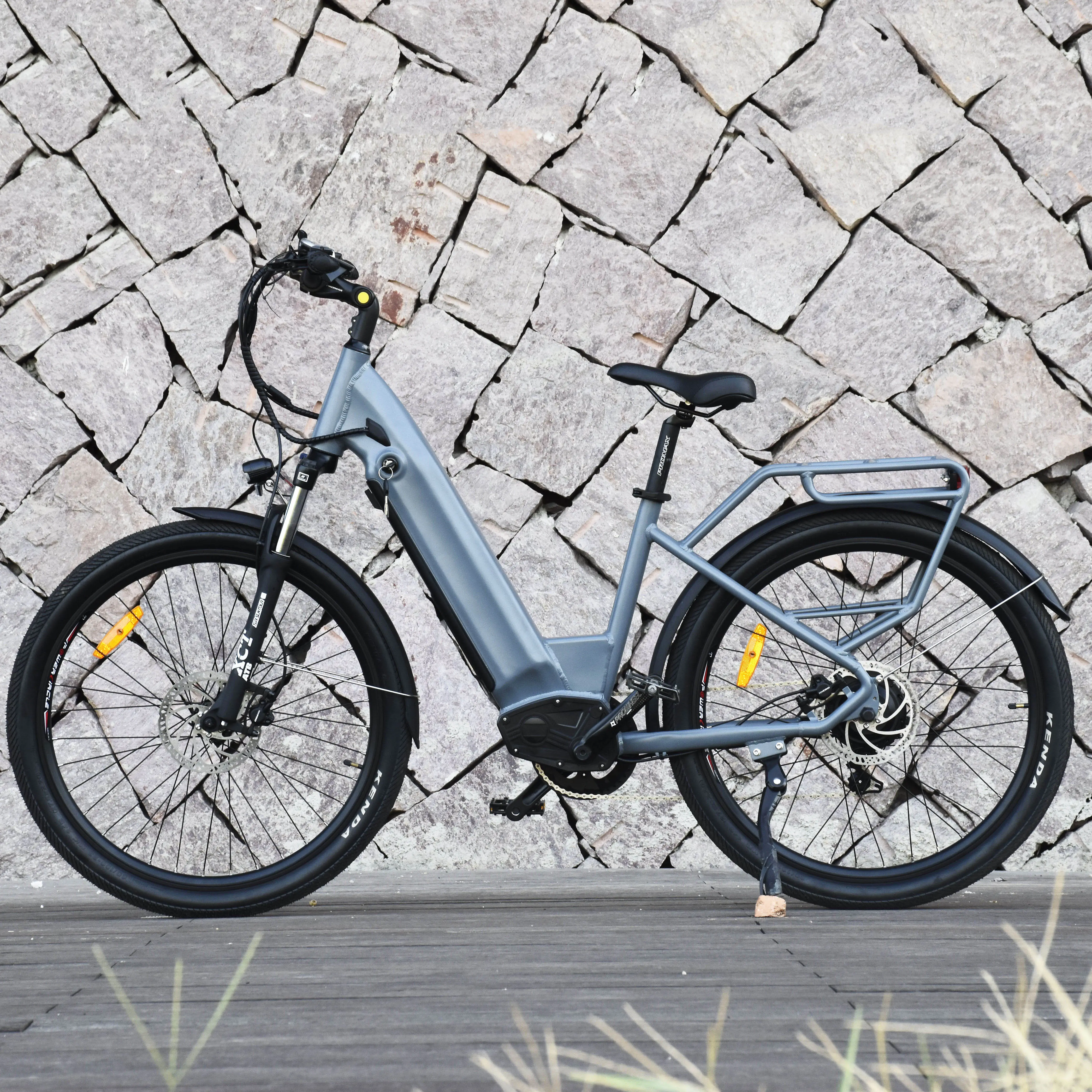 Schlussverkauf Zweirad-Radfahrrad 10,4 Ah Lithium-Akku E-Bike 250 W 350 W Elektro-Stadtfahrrad