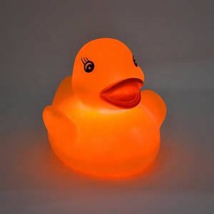 ขายร้อนสีสันกันน้ำลอย LED กระพริบของเล่น Light Up เป็ดยาง - Product Image 4